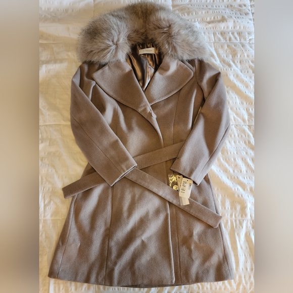 Tahari winter coat - Picture 1 of 4